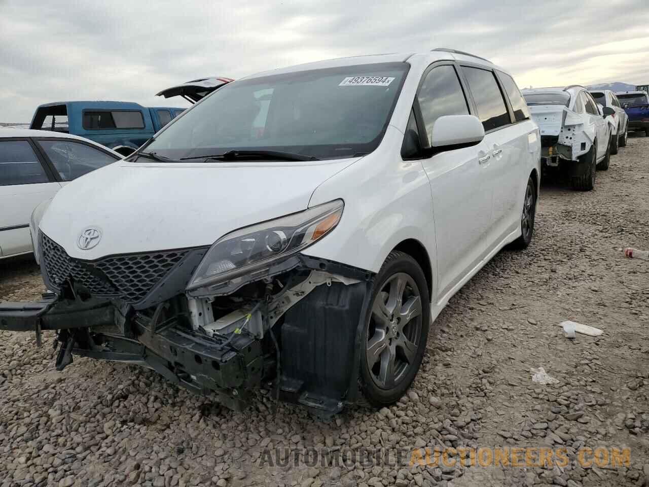 5TDXZ3DC3HS833925 TOYOTA SIENNA 2017