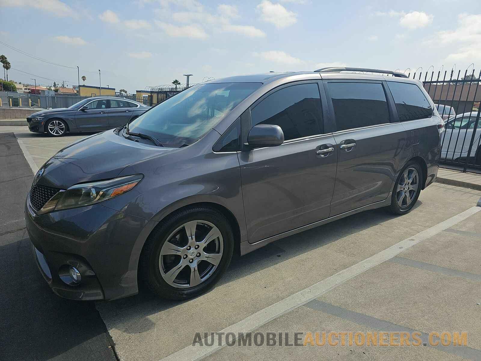 5TDXZ3DC5HS818813 Toyota Sienna 2017