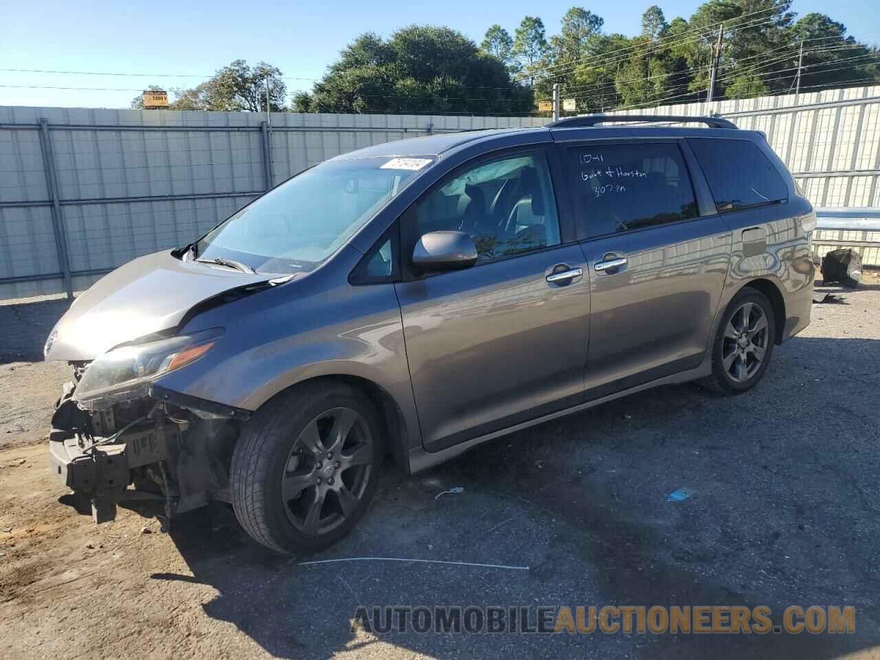 5TDXZ3DC8HS769638 TOYOTA SIENNA 2017