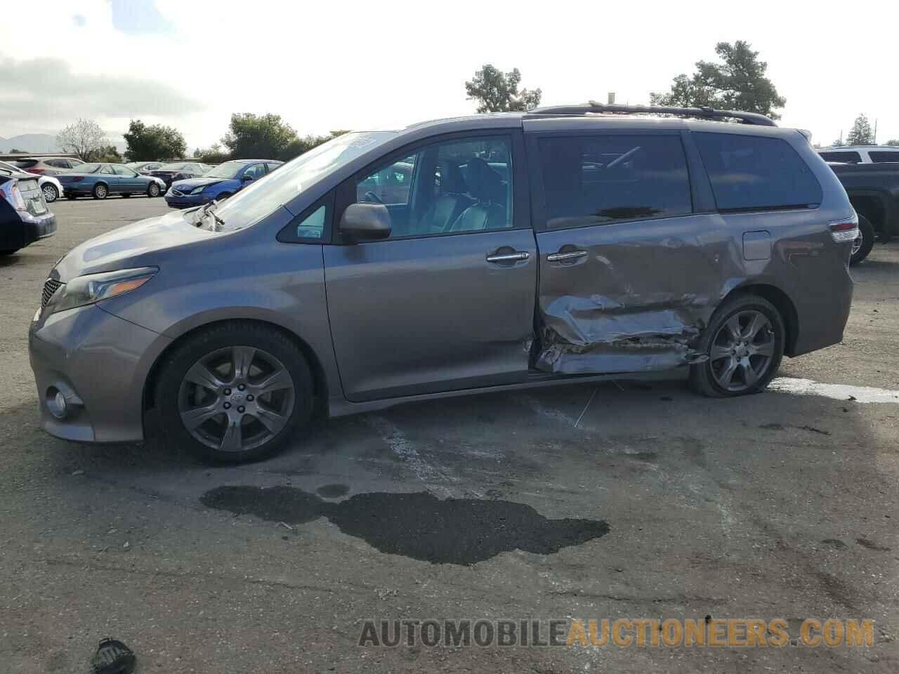 5TDXZ3DC8HS797567 TOYOTA SIENNA 2017