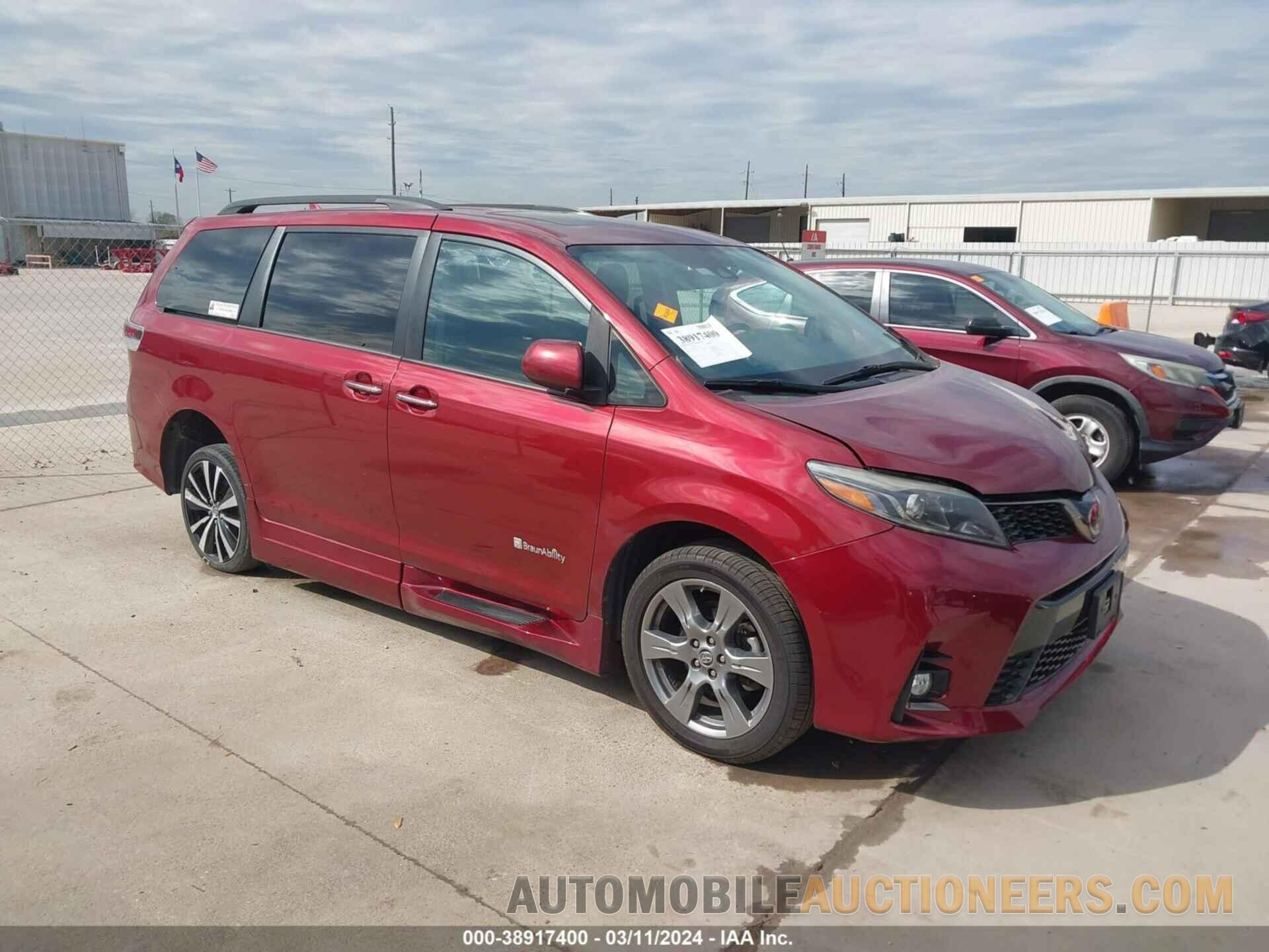 5TDXZ3DC8JS922072 TOYOTA SIENNA 2018