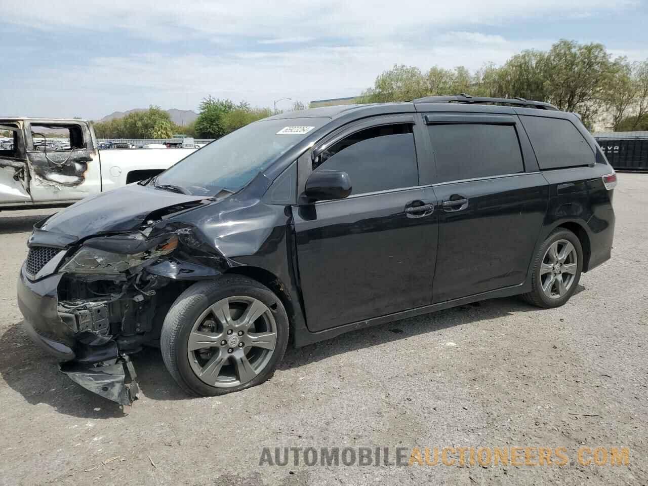 5TDXZ3DC9HS859753 TOYOTA SIENNA 2017