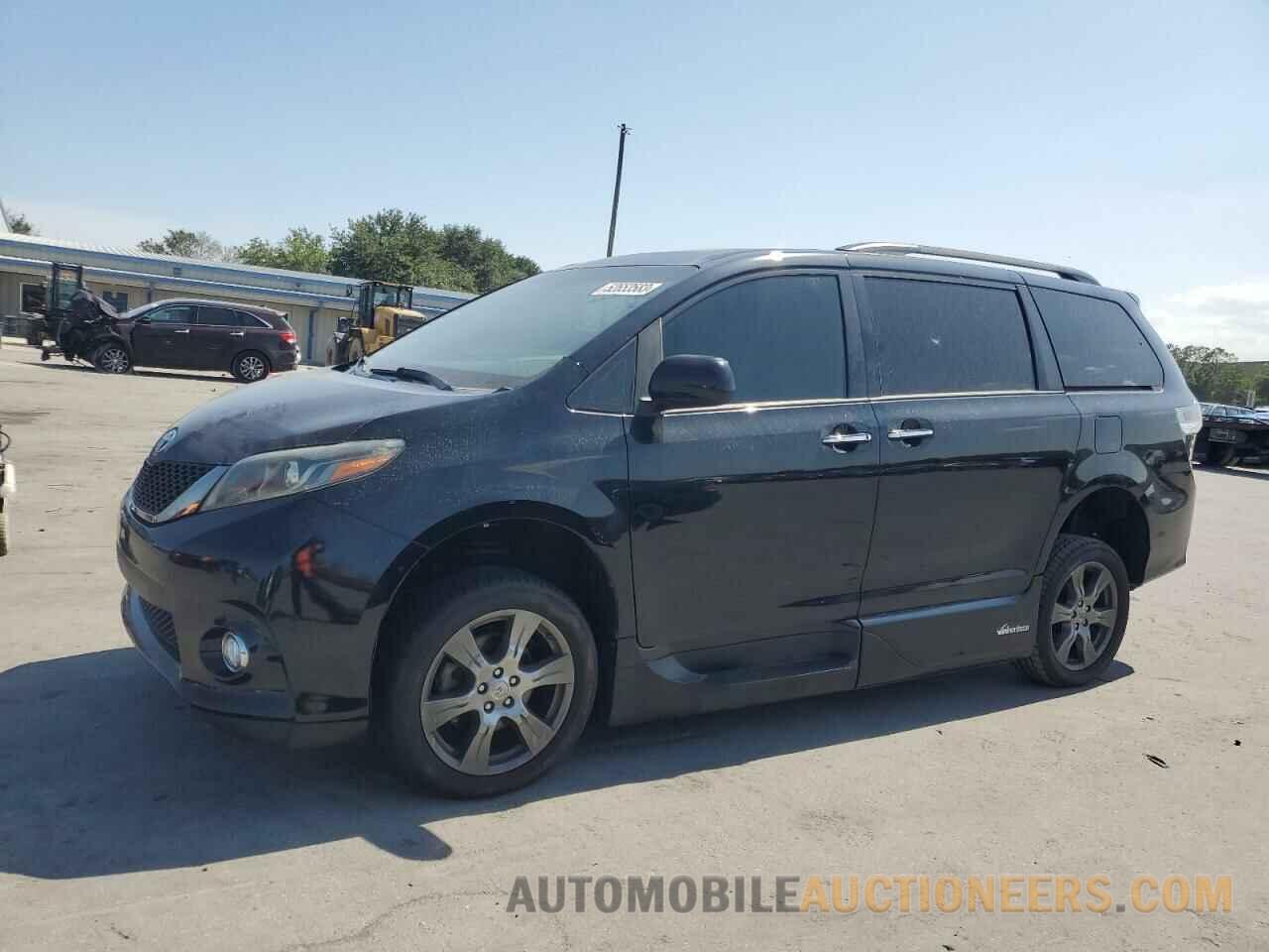 5TDXZ3DCXHS814465 TOYOTA SIENNA 2017