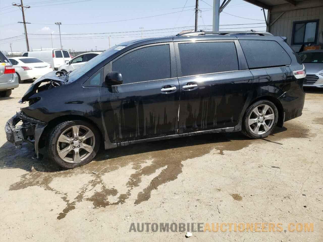 5TDXZ3DCXHS856280 TOYOTA SIENNA 2017