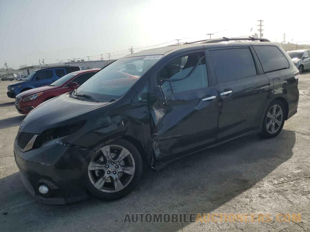 5TDXZ3DCXHS868414 TOYOTA SIENNA 2017