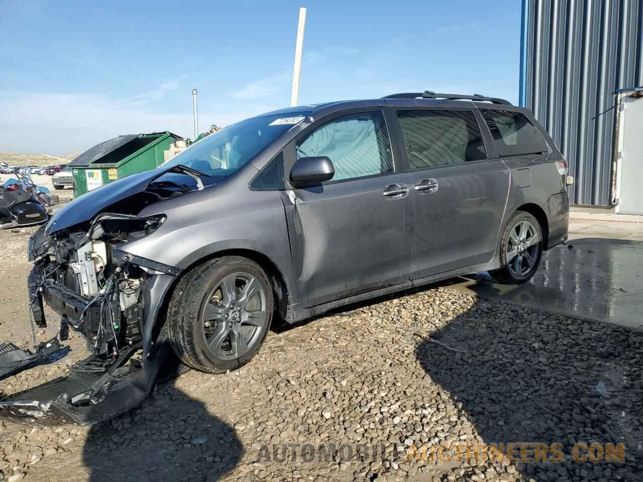 5TDXZ3DCXJS921960 TOYOTA SIENNA 2018