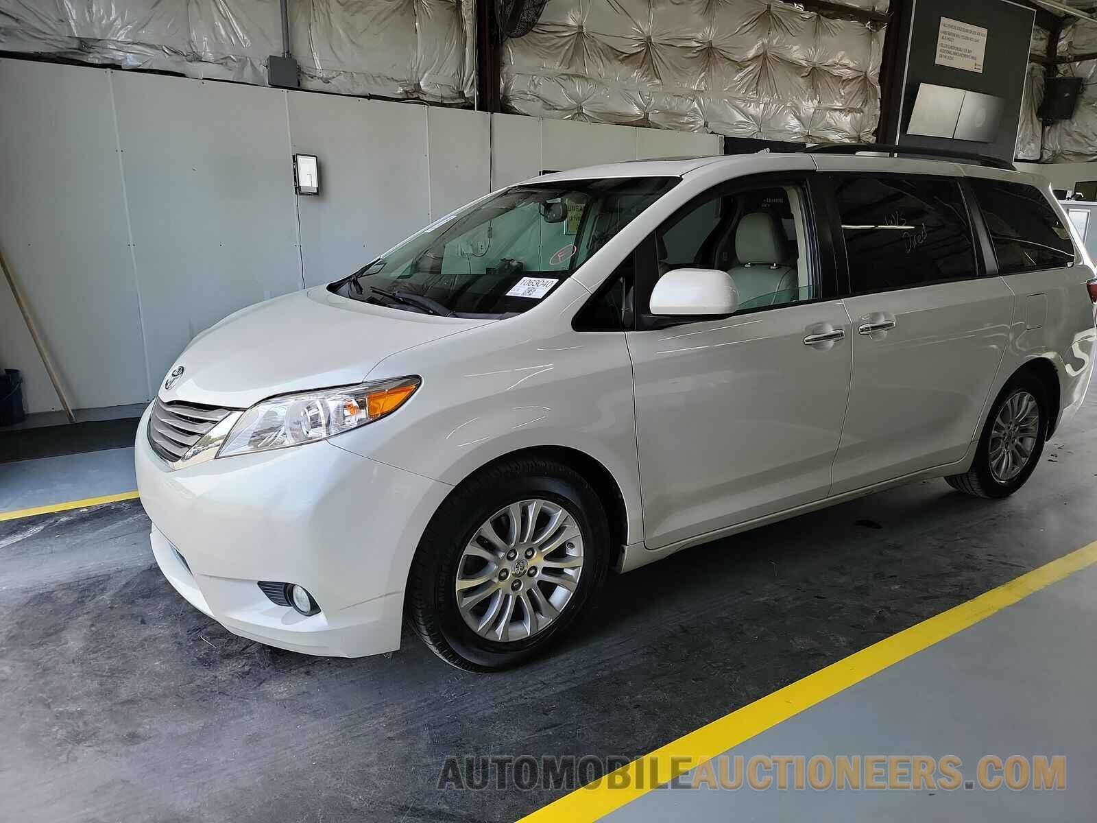 5TDYK3DC0FS658443 Toyota Sienna 2015