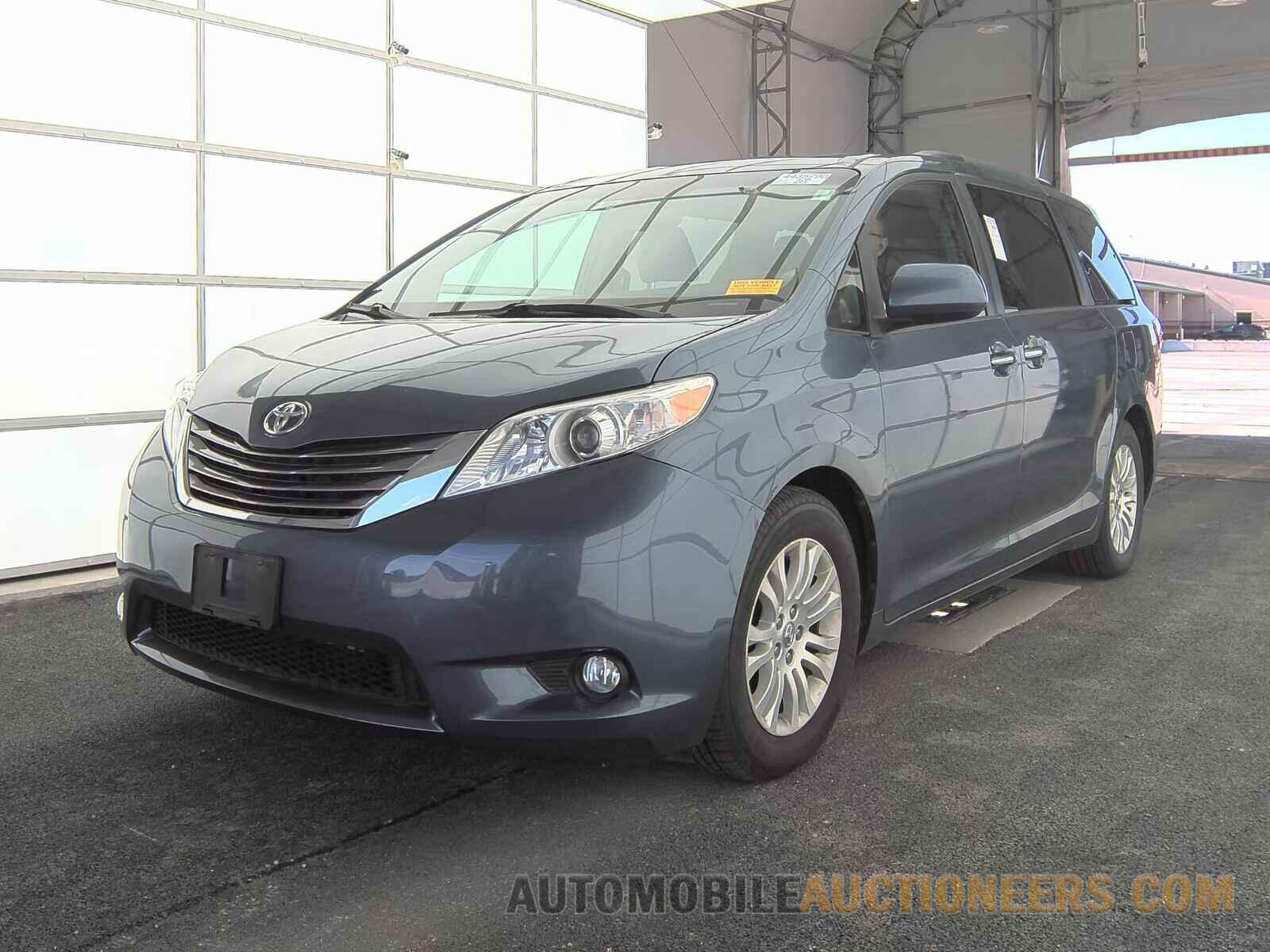 5TDYK3DC1FS587642 Toyota Sienna 2015