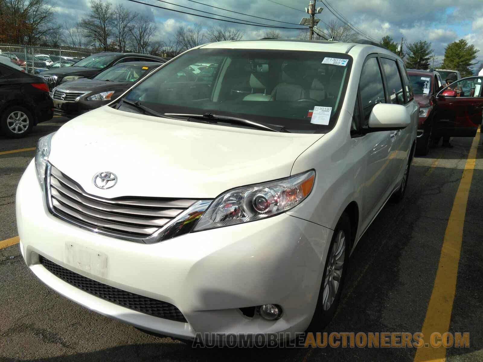 5TDYK3DC1FS636094 Toyota Sienna 2015