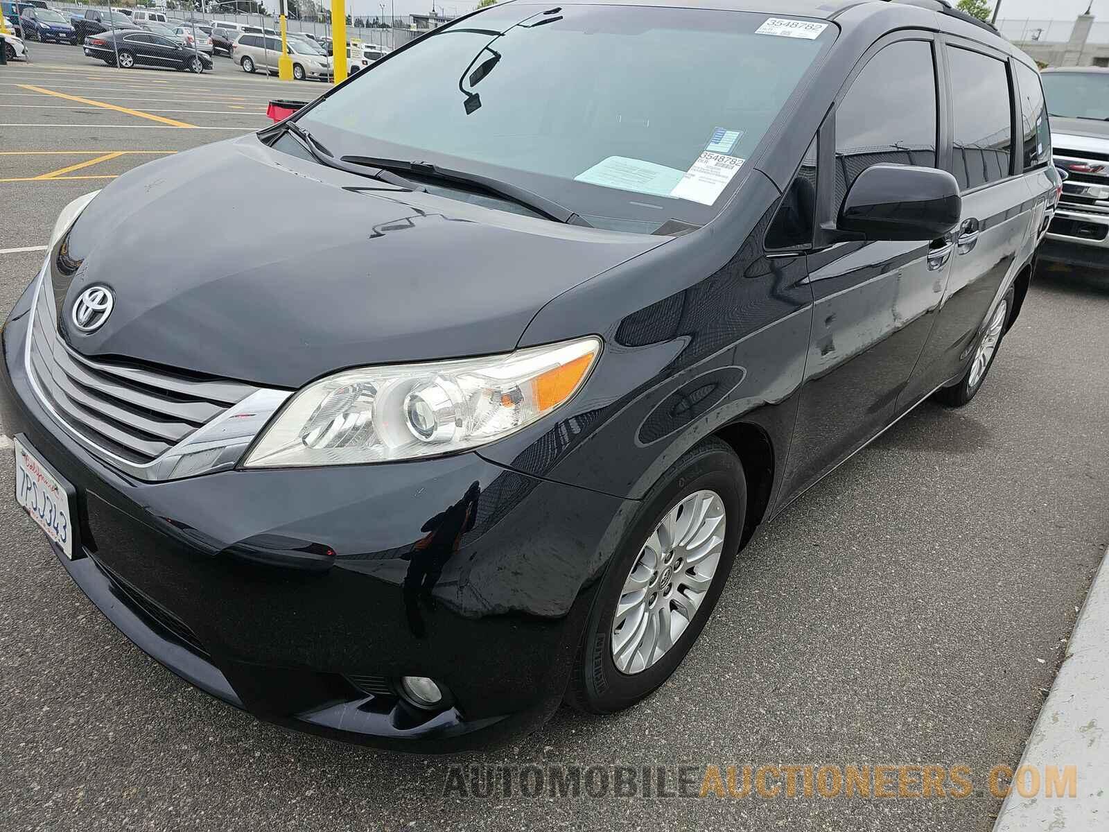 5TDYK3DC1FS681813 Toyota Sienna 2015