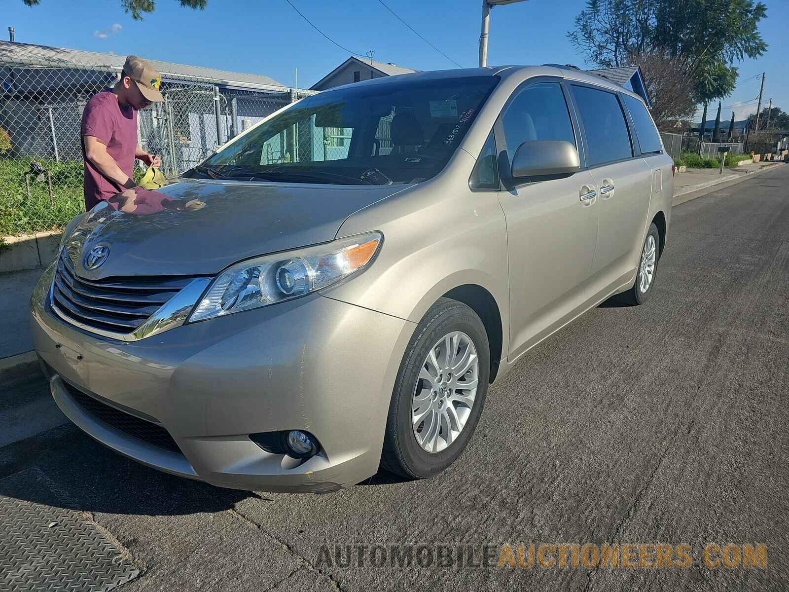 5TDYK3DC1GS756687 Toyota Sienna 2016