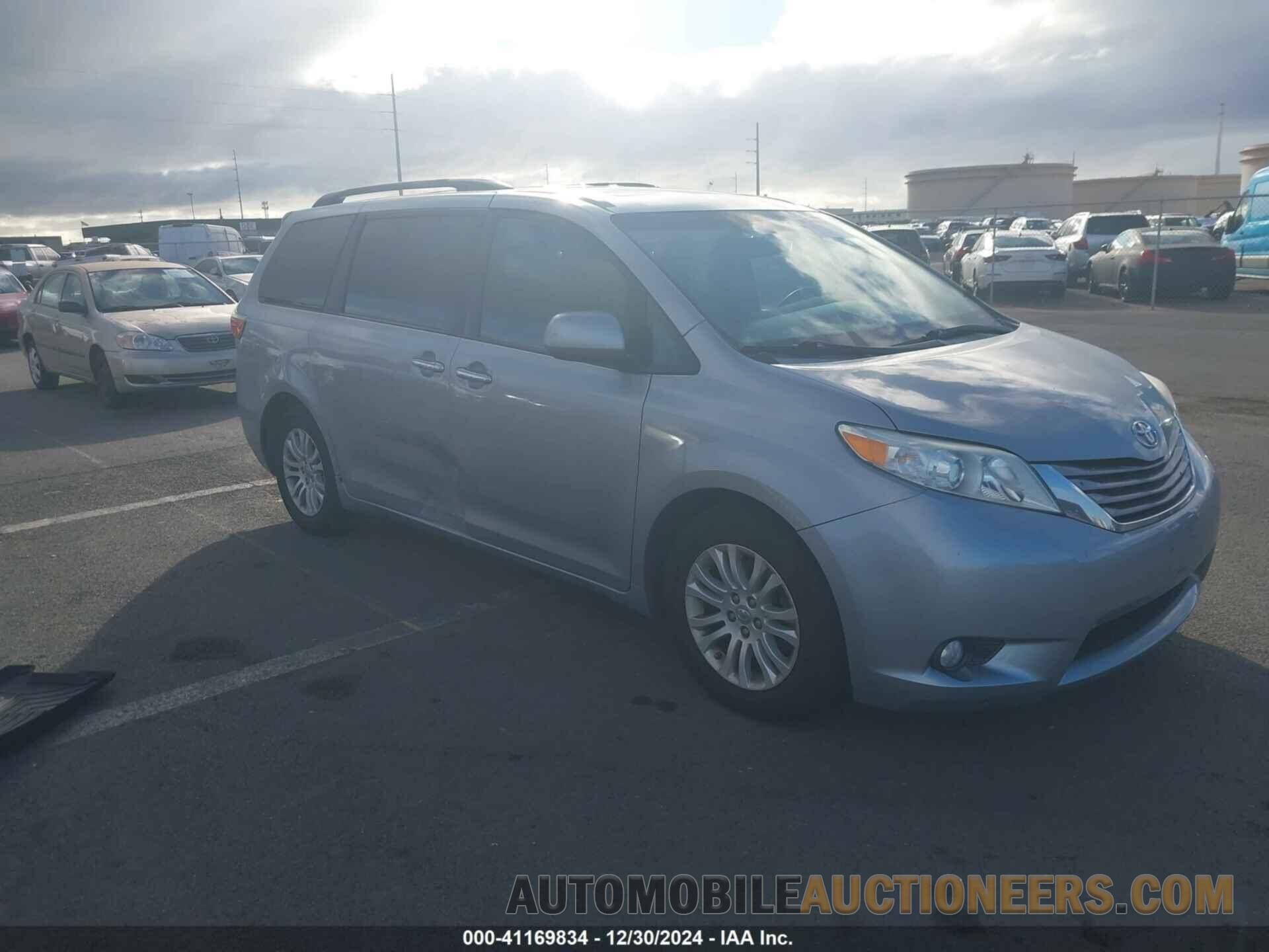 5TDYK3DC3FS555906 TOYOTA SIENNA 2015