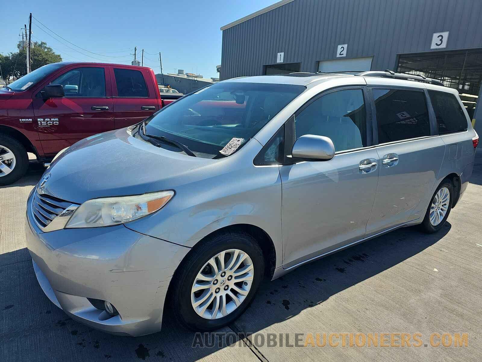 5TDYK3DC3FS615778 Toyota Sienna 2015