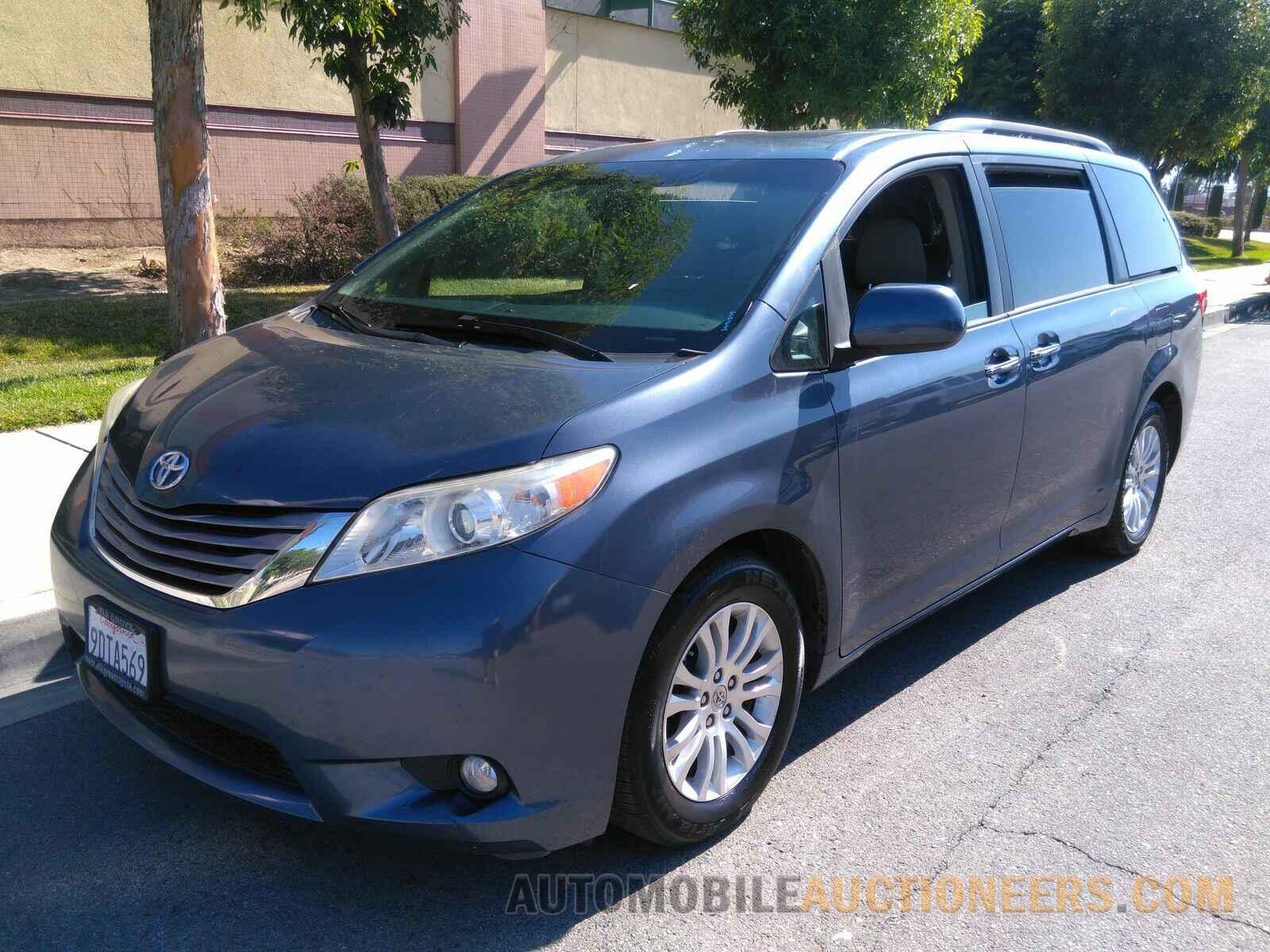 5TDYK3DC4GS700212 Toyota Sienna 2016