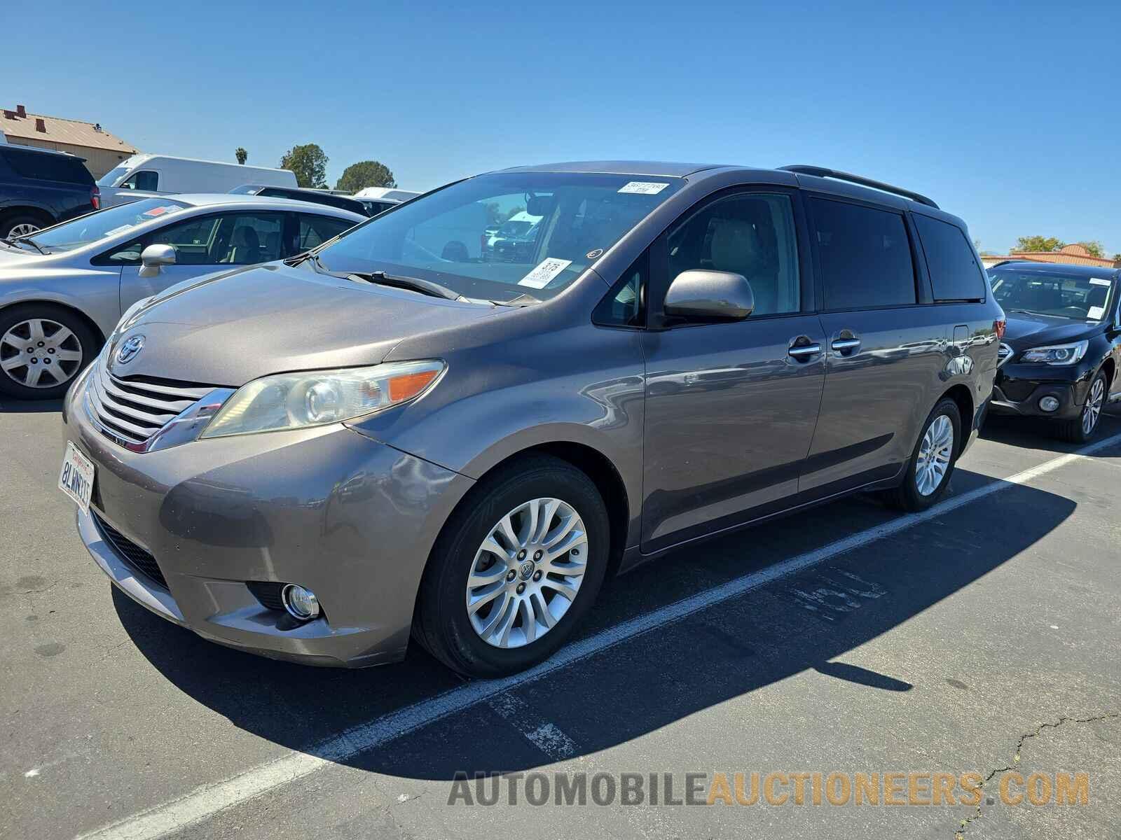 5TDYK3DC6FS640450 Toyota Sienna 2015