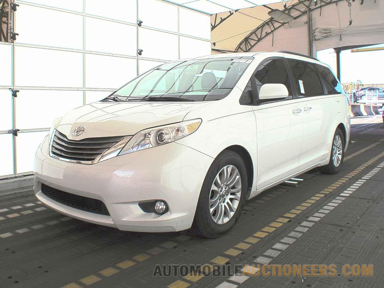 5TDYK3DC6FS674453 Toyota Sienna 2015