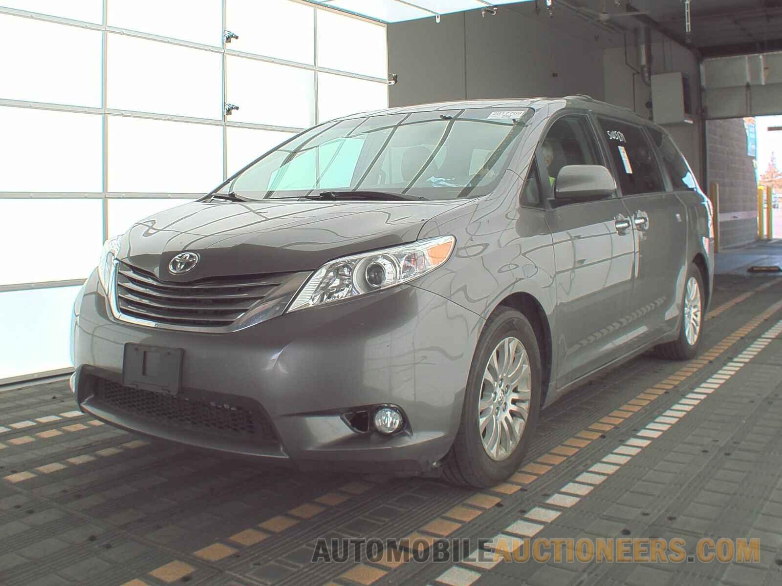 5TDYK3DC7FS653448 Toyota Sienna 2015