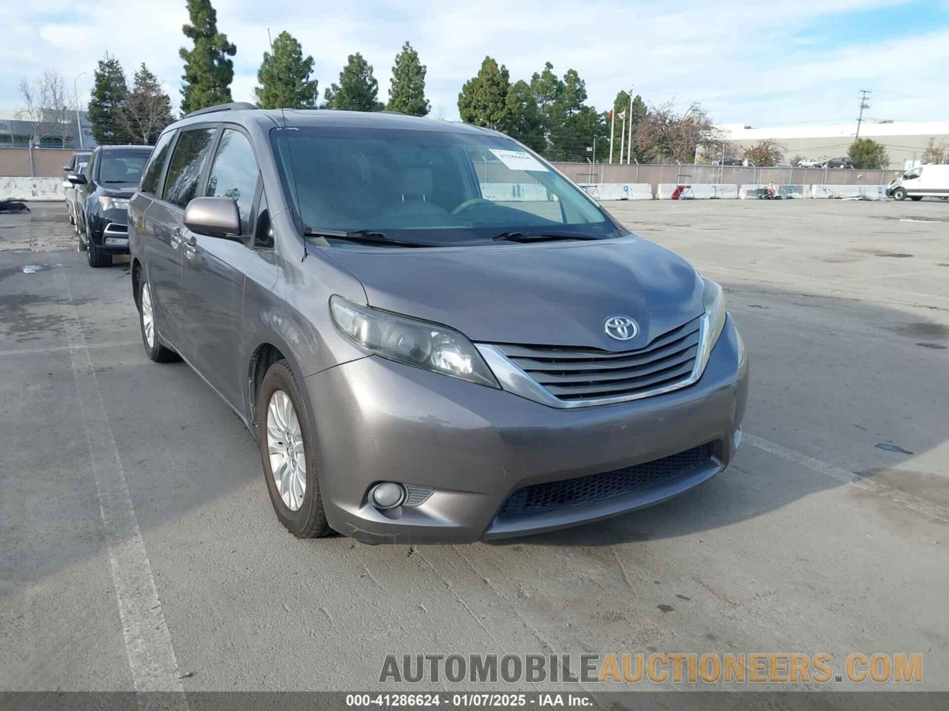 5TDYK3DC8DS330863 TOYOTA SIENNA 2013