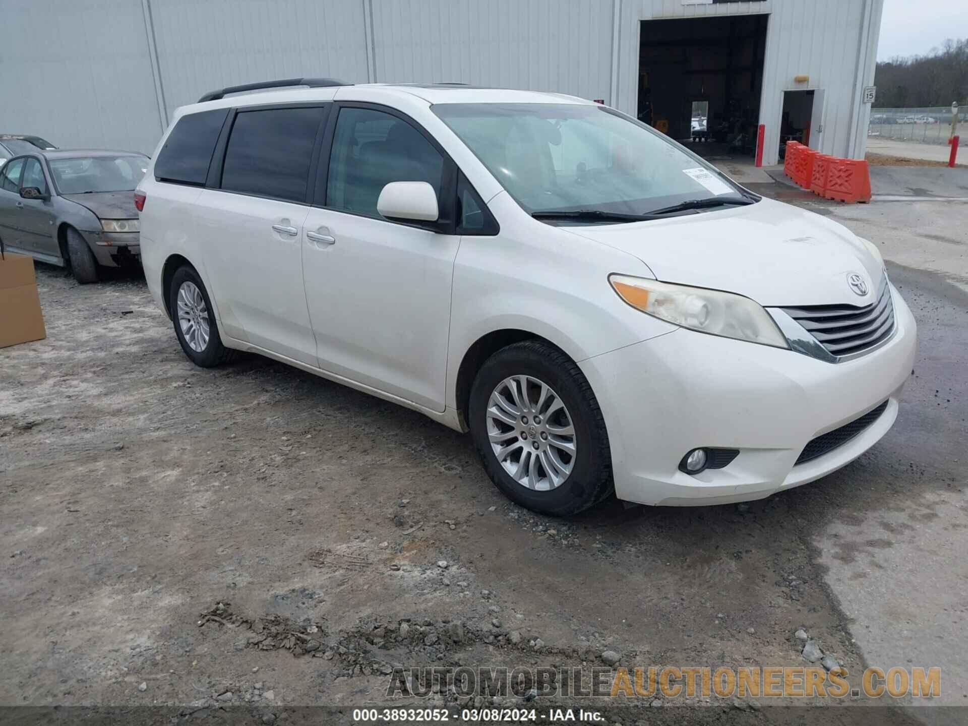 5TDYK3DC8FS571809 TOYOTA SIENNA 2015