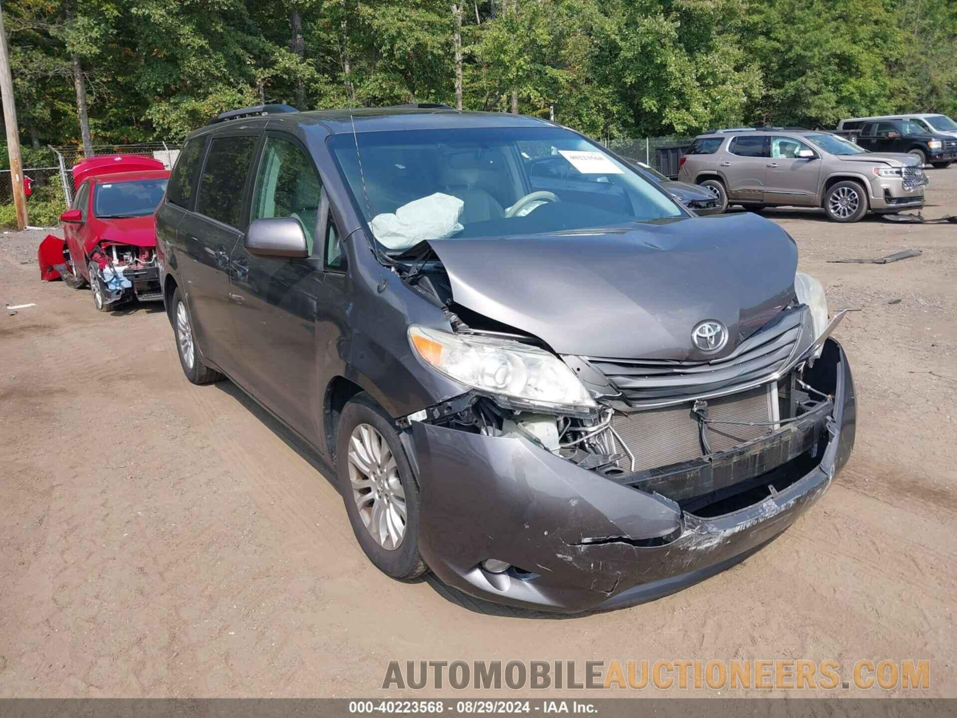 5TDYK3DC9DS332962 TOYOTA SIENNA 2013