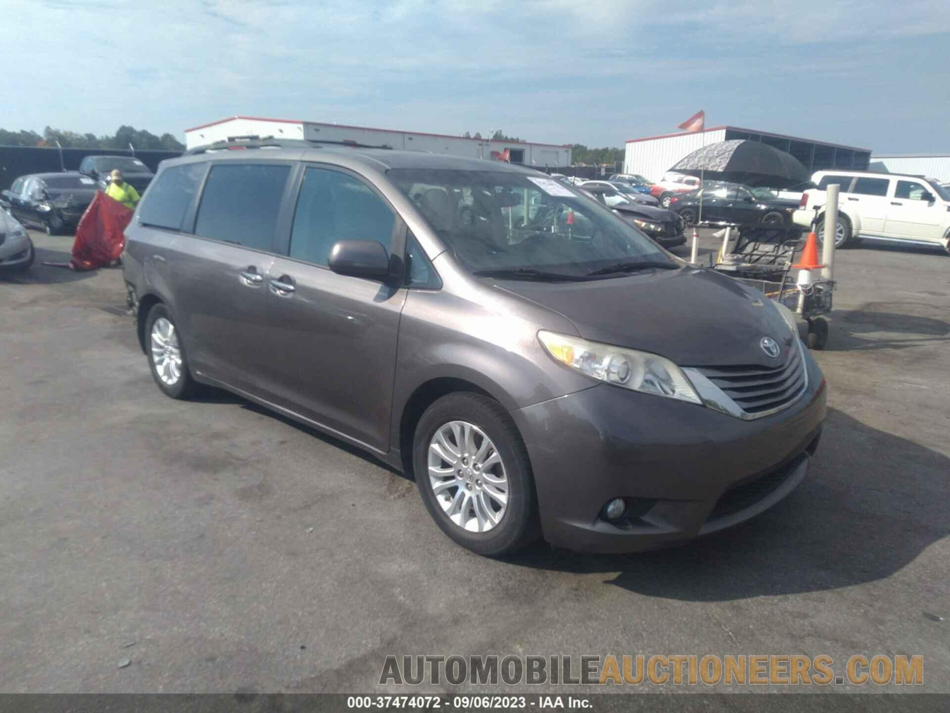 5TDYK3DC9FS556221 TOYOTA SIENNA 2015