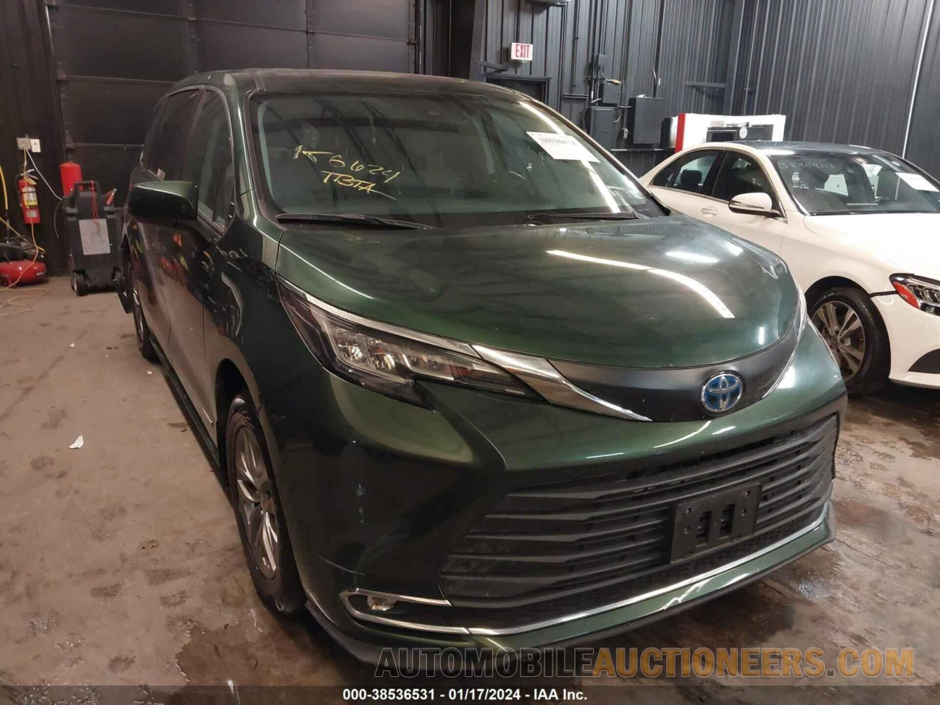 5TDYRKEC0MS021747 TOYOTA SIENNA 2021