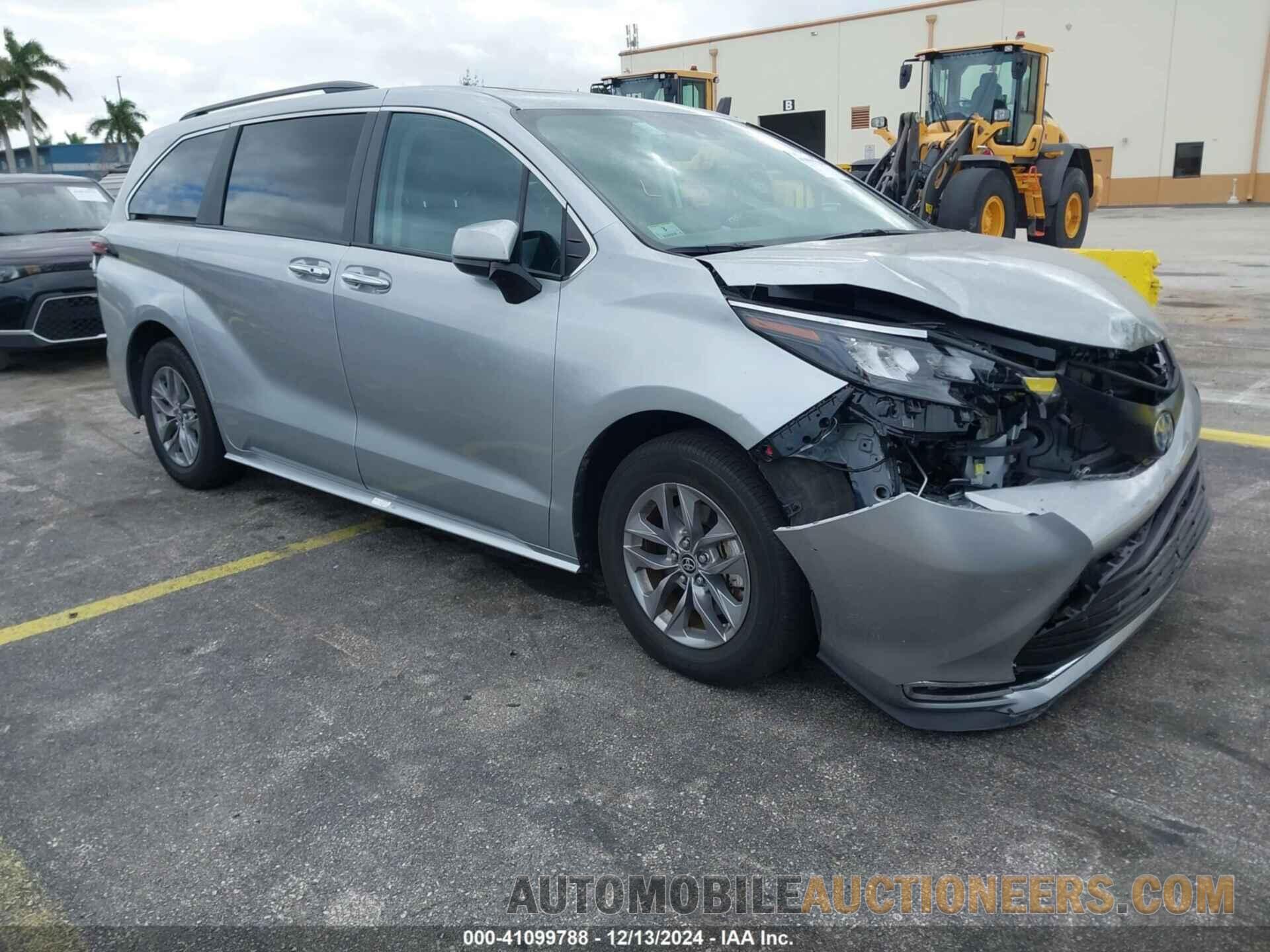 5TDYRKEC9RS200201 TOYOTA SIENNA 2024