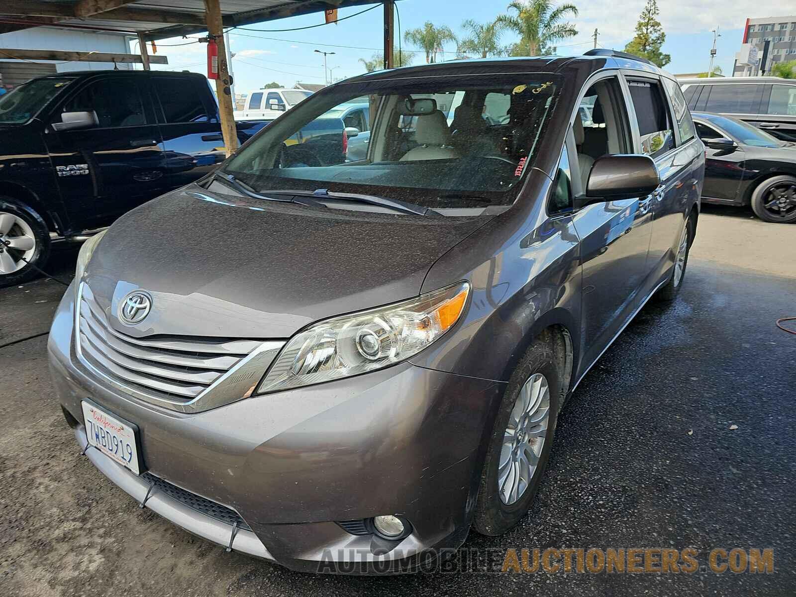 5TDYZ3DC0HS808887 Toyota Sienna 2017