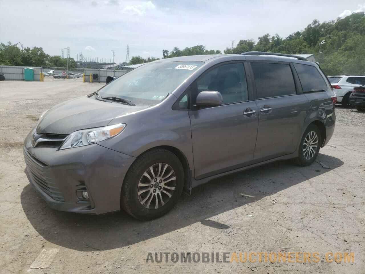 5TDYZ3DC0JS945821 TOYOTA All Models 2018