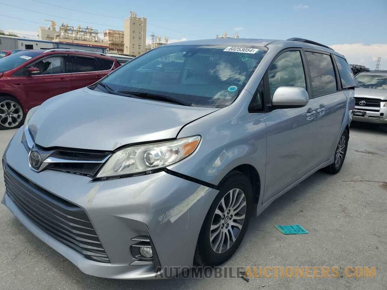 5TDYZ3DC0JS953952 TOYOTA All Models 2018