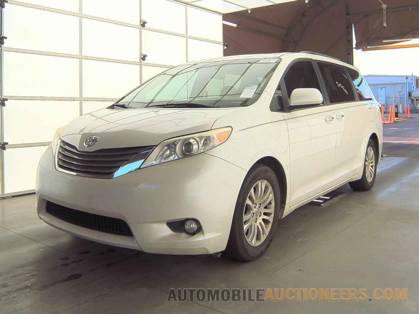 5TDYZ3DC1HS832129 Toyota Sienna 2017