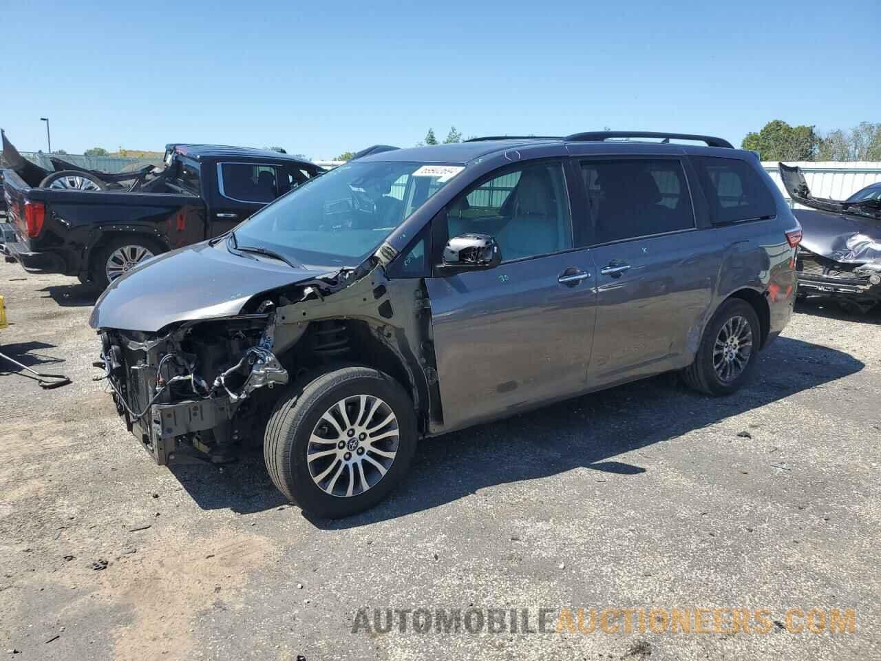 5TDYZ3DC1JS960702 TOYOTA All Models 2018