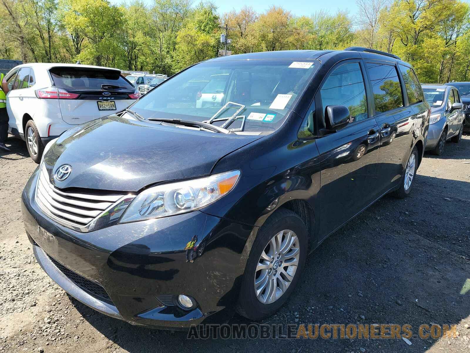 5TDYZ3DC2HS820443 Toyota Sienna 2017