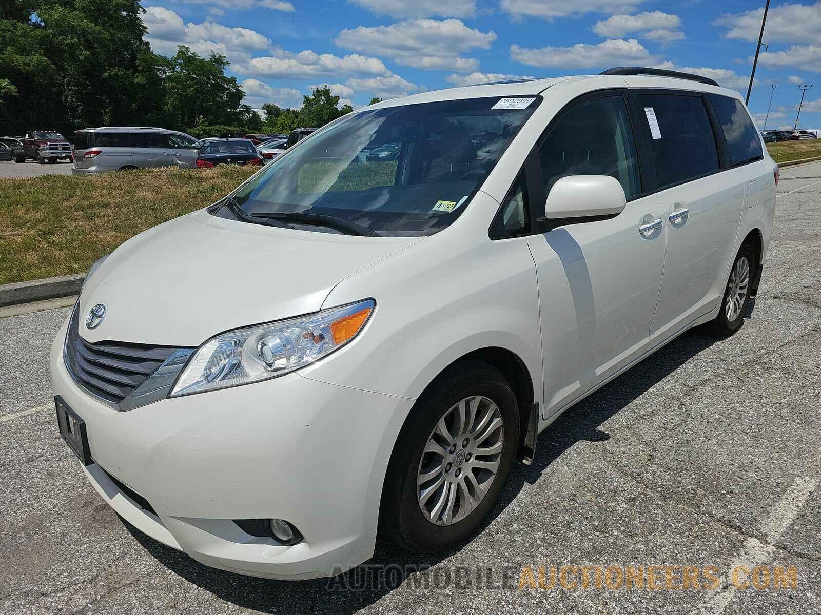 5TDYZ3DC2HS898219 Toyota Sienna 2017