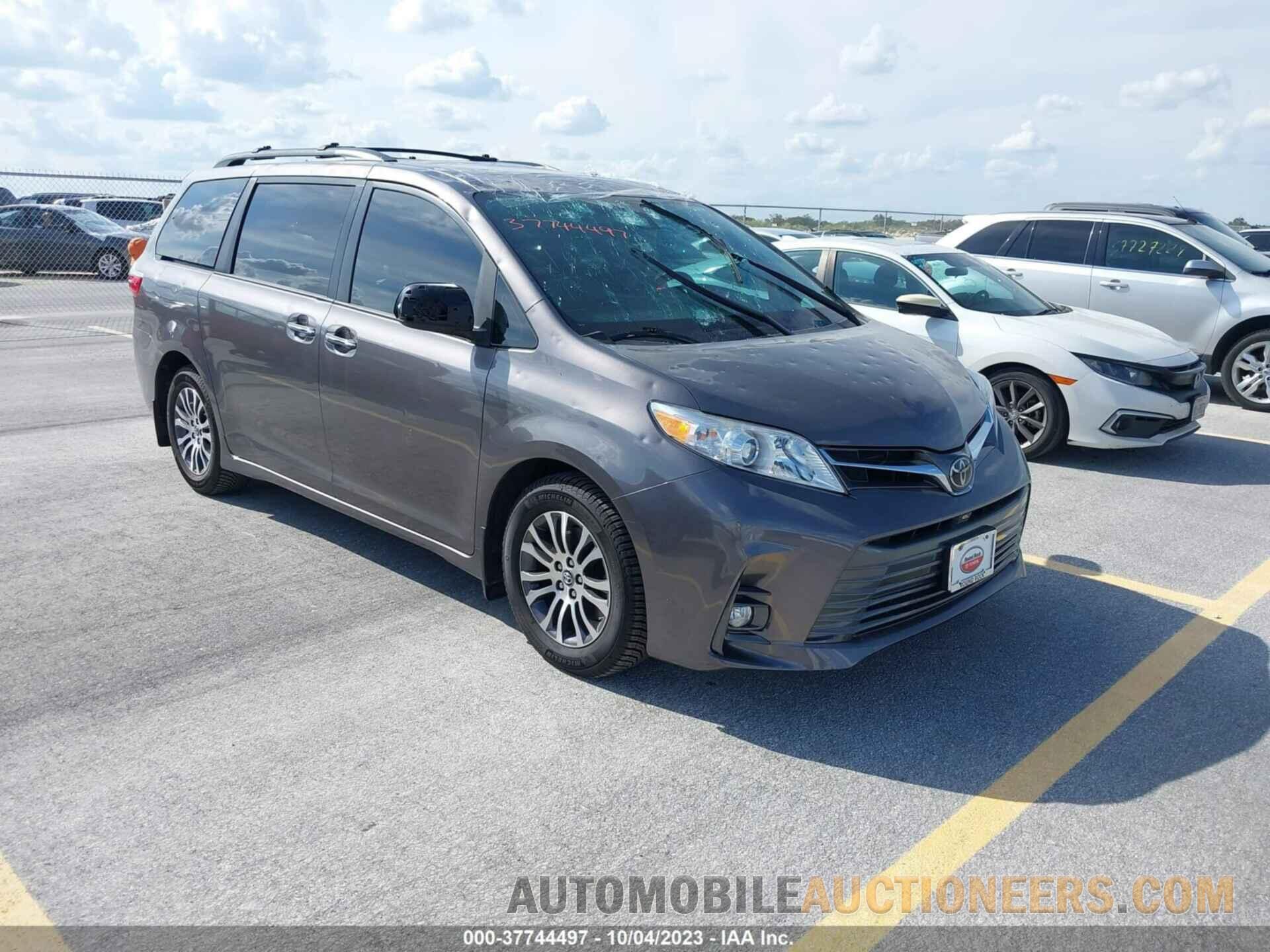 5TDYZ3DC2JS942290 TOYOTA SIENNA 2018