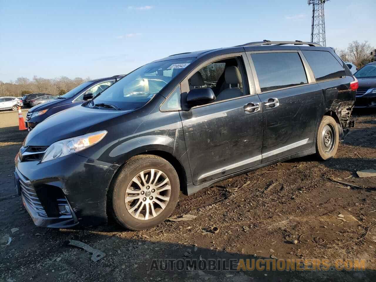 5TDYZ3DC2JS953645 TOYOTA All Models 2018