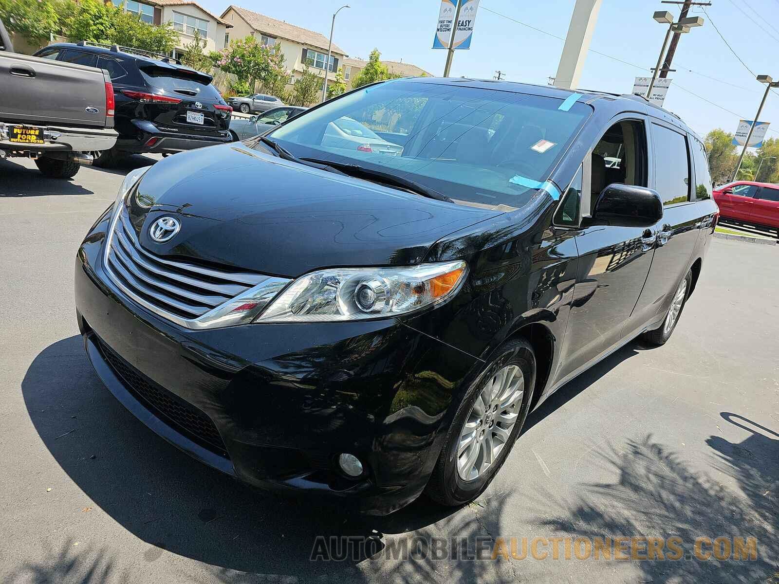 5TDYZ3DC3HS898004 Toyota Sienna 2017