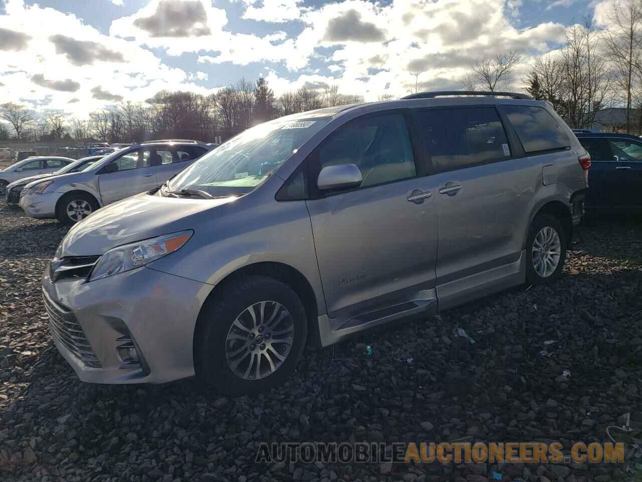 5TDYZ3DC3JS947529 TOYOTA All Models 2018