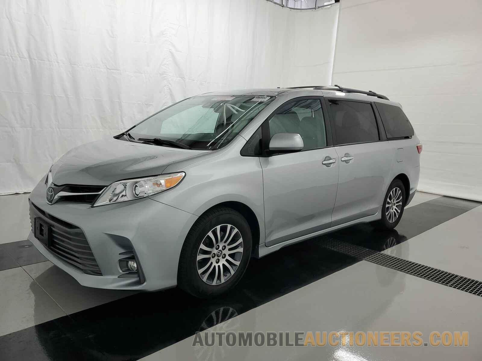 5TDYZ3DC3KS982119 Toyota Sienna 2019