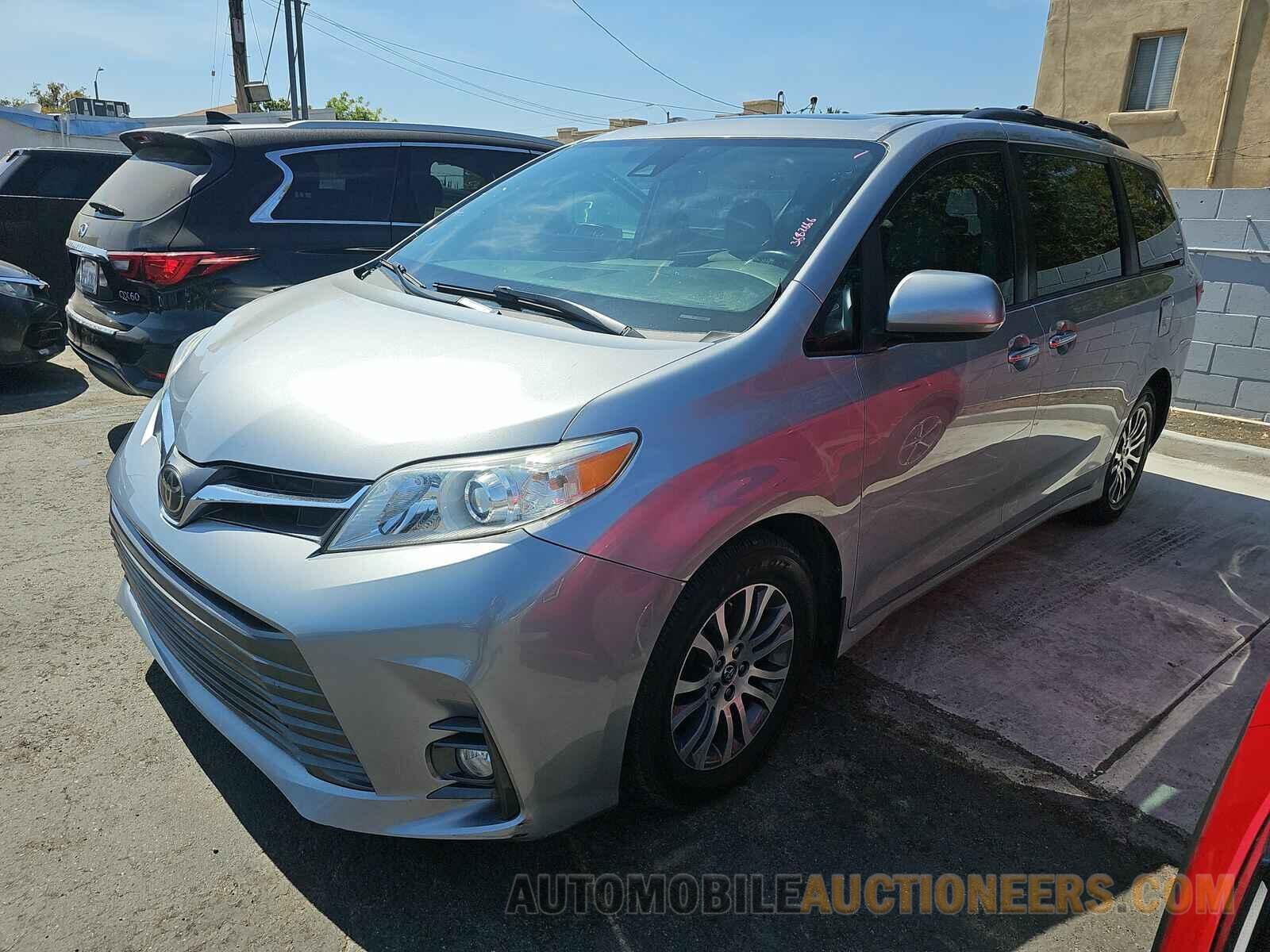 5TDYZ3DC4JS937317 Toyota Sienna 2018