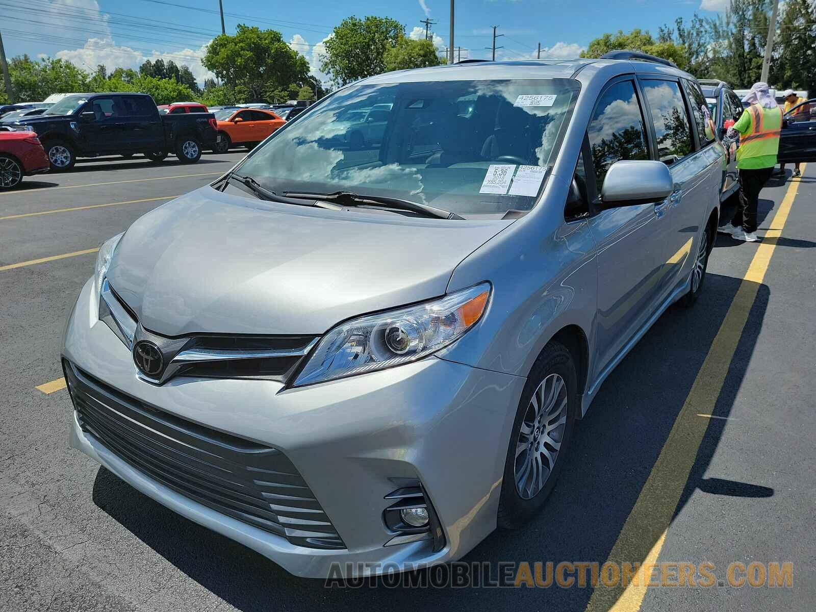 5TDYZ3DC4JS959950 Toyota Sienna 2018