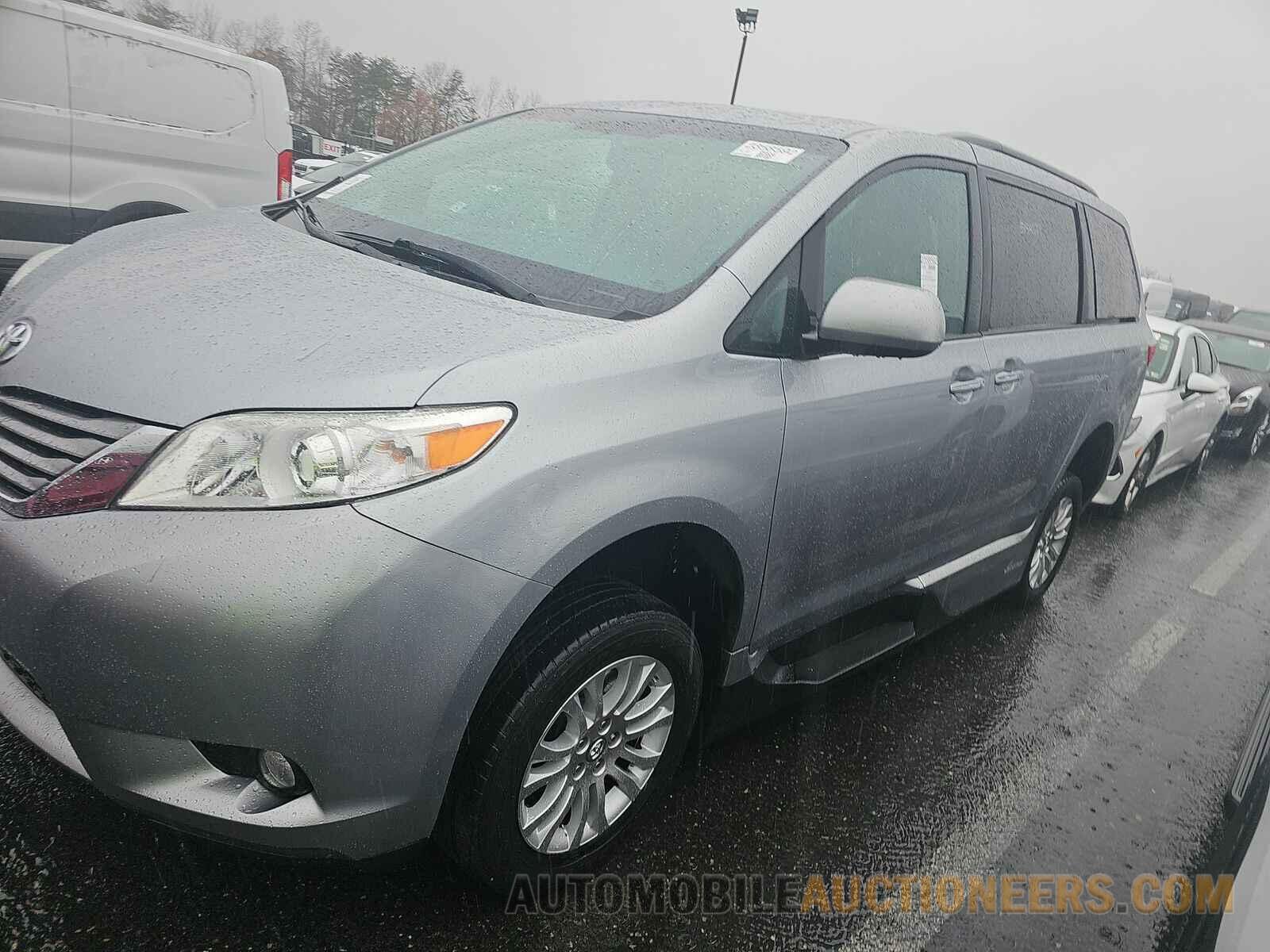 5TDYZ3DC5HS826138 Toyota Sienna 2017