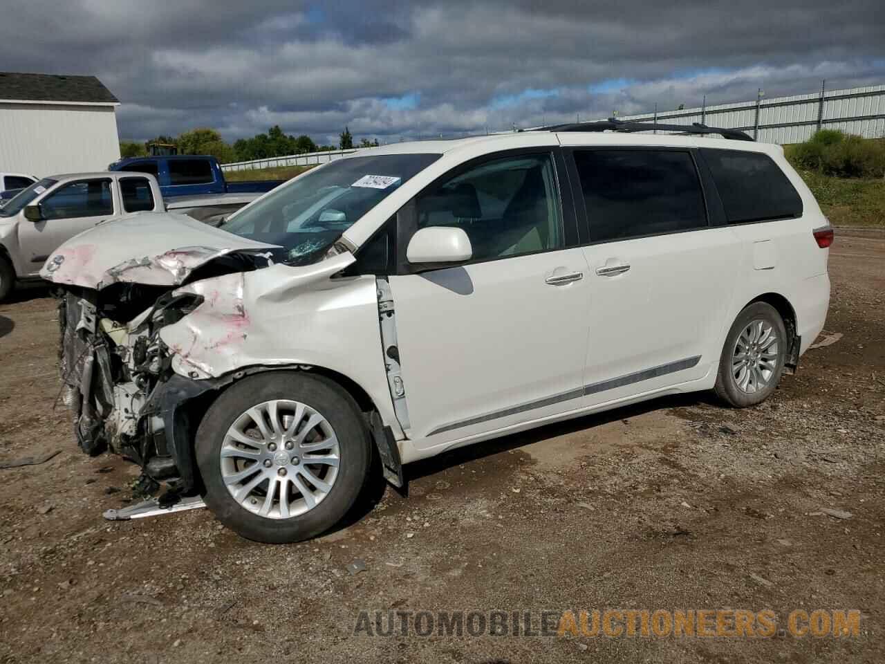 5TDYZ3DC5HS843098 TOYOTA All Models 2017