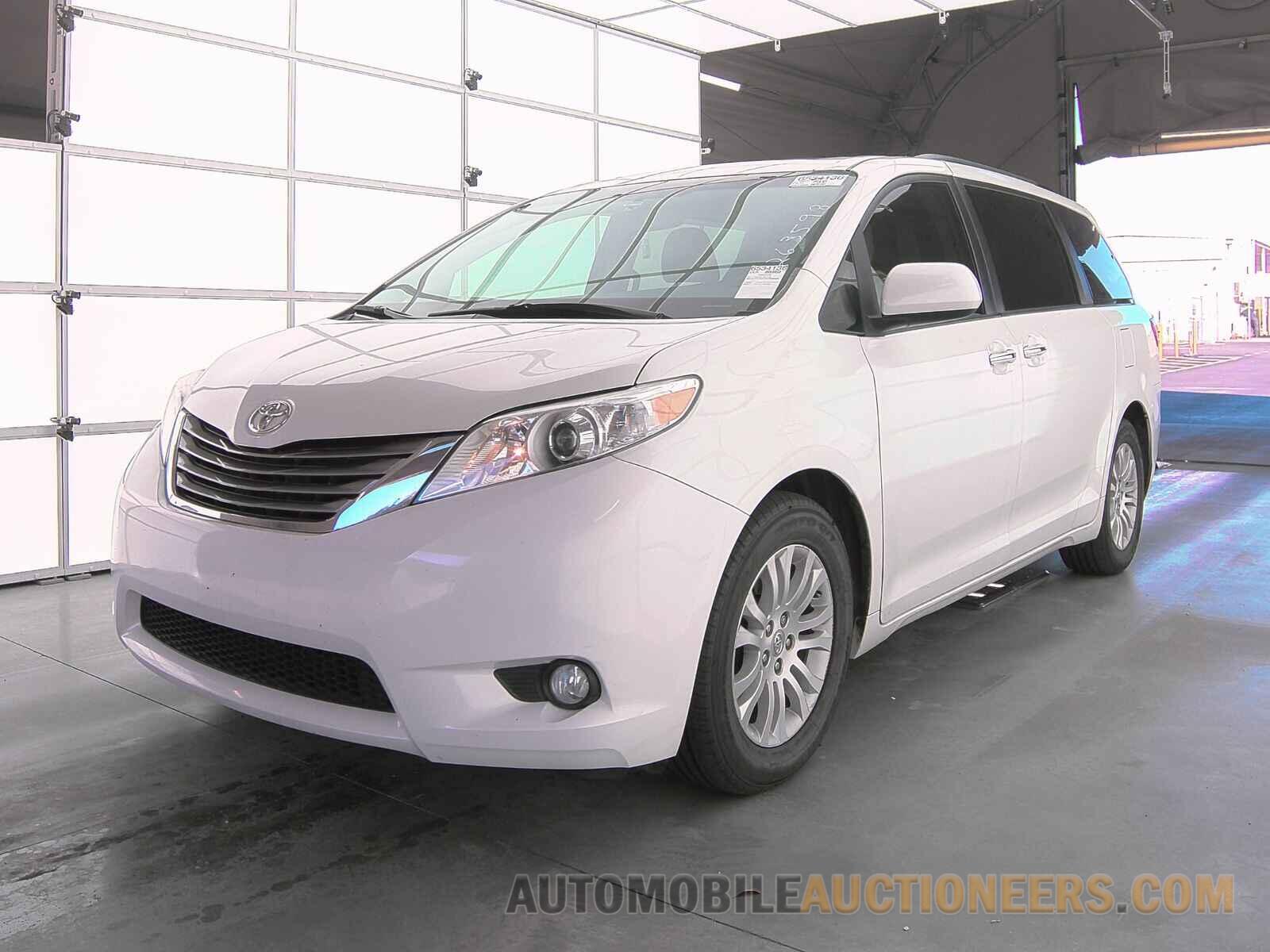 5TDYZ3DC5HS850665 Toyota Sienna 2017