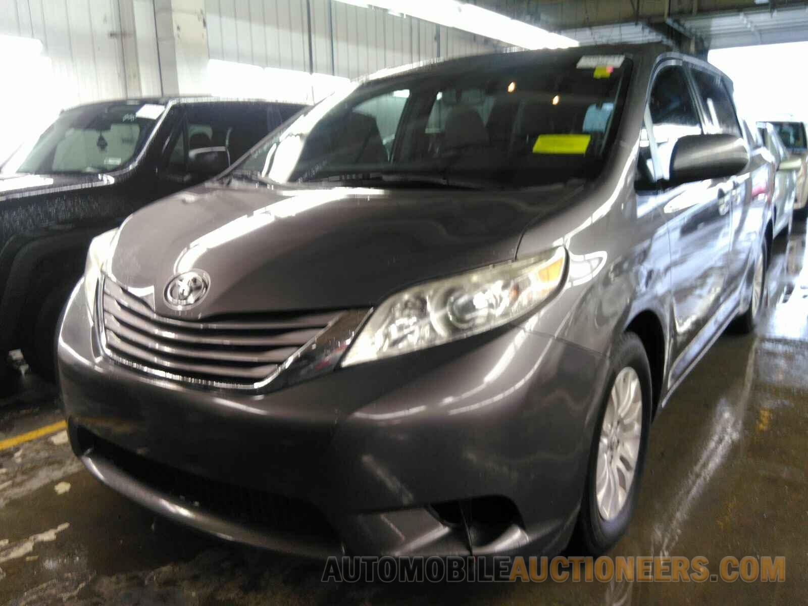 5TDYZ3DC5HS871435 Toyota Sienna 2017