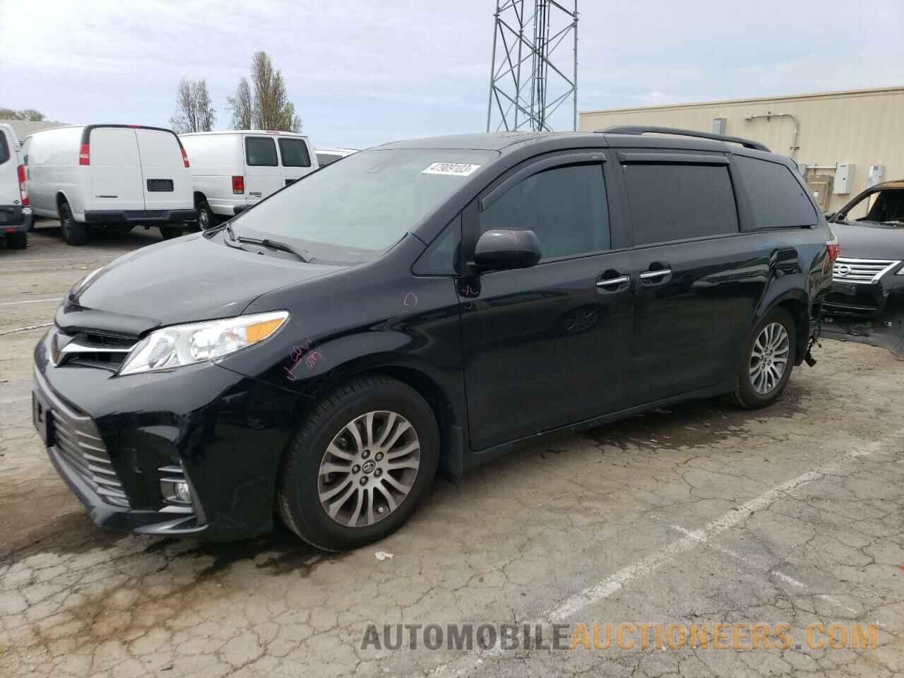 5TDYZ3DC5JS952585 TOYOTA SIENNA 2018