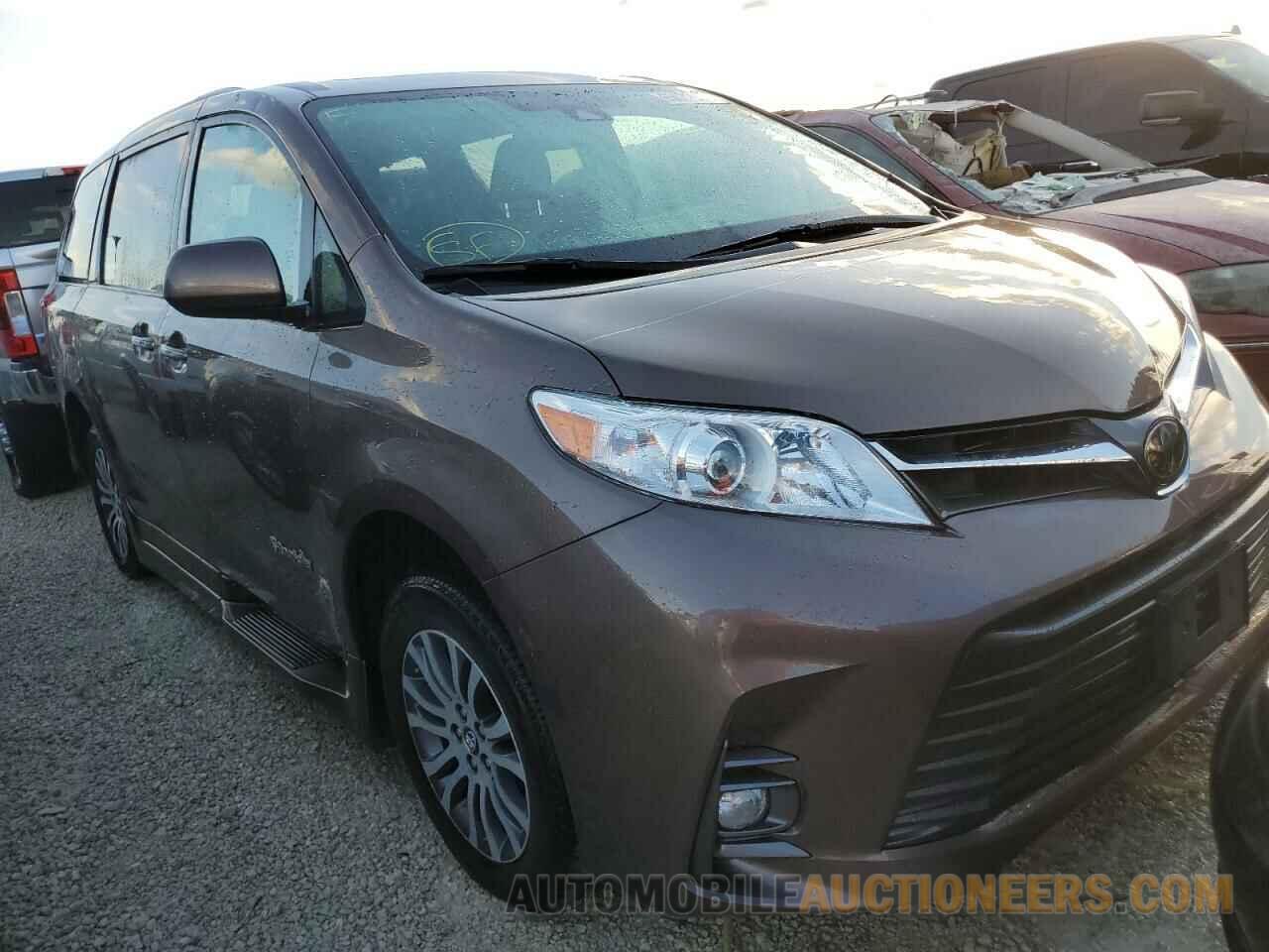 5TDYZ3DC5JS963330 TOYOTA SIENNA 2018