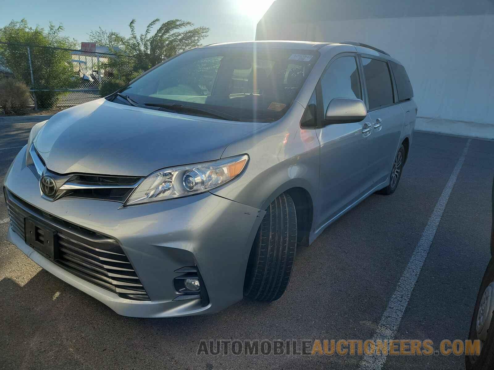 5TDYZ3DC7KS972063 Toyota Sienna 2019