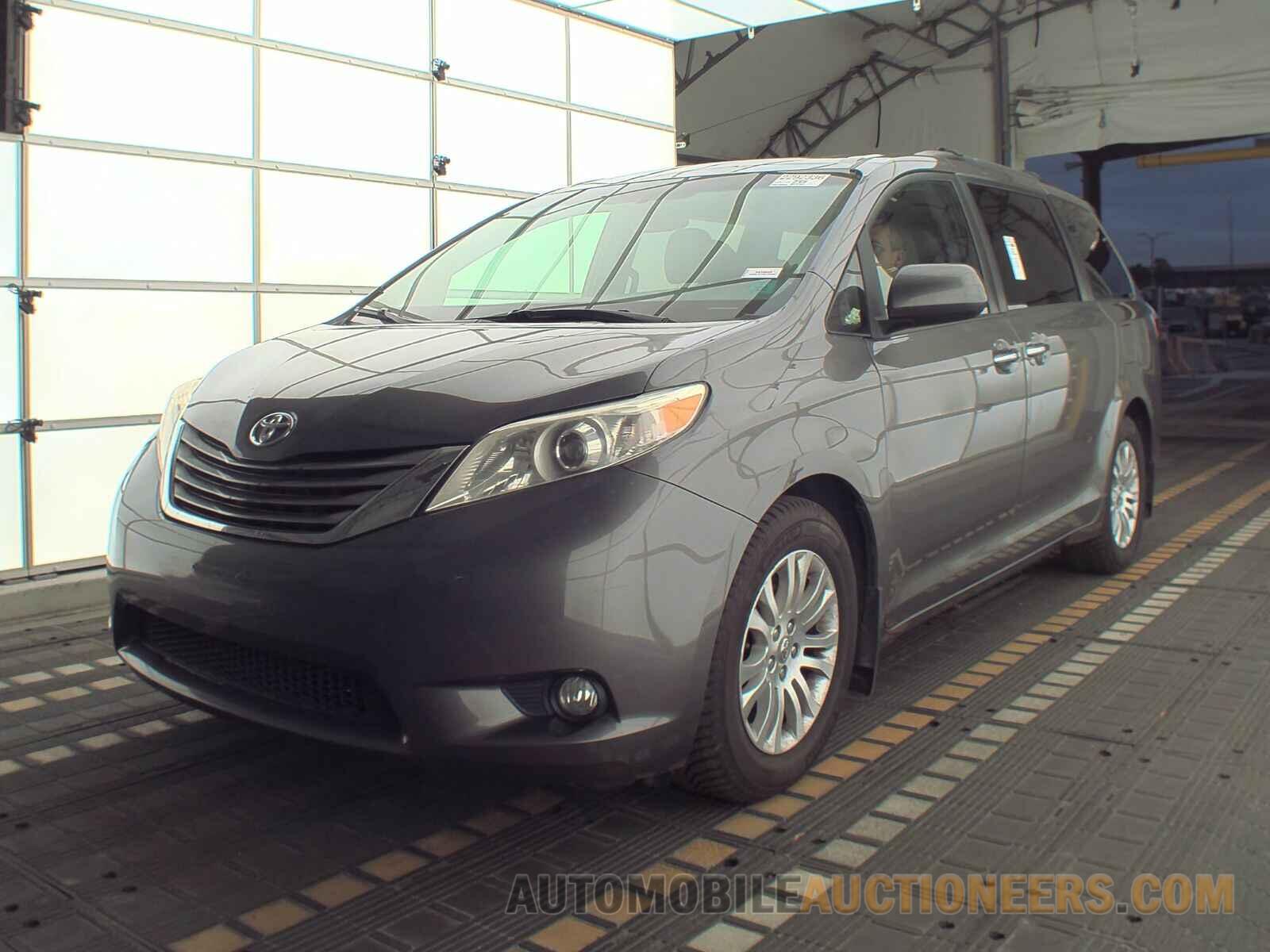 5TDYZ3DC8HS886012 Toyota Sienna 2017