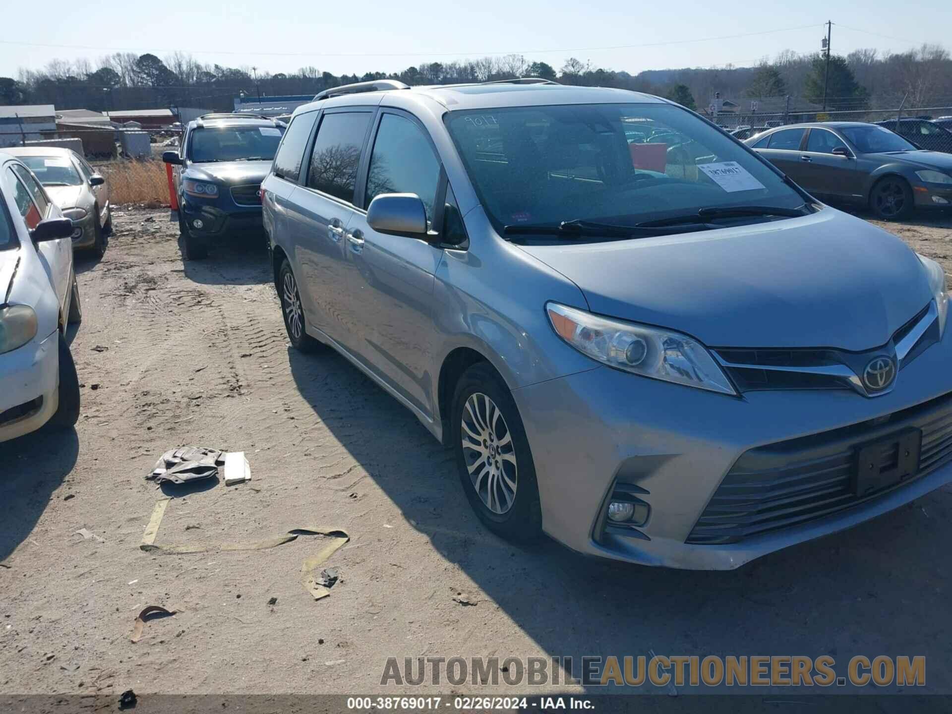 5TDYZ3DC8JS925509 TOYOTA SIENNA 2018